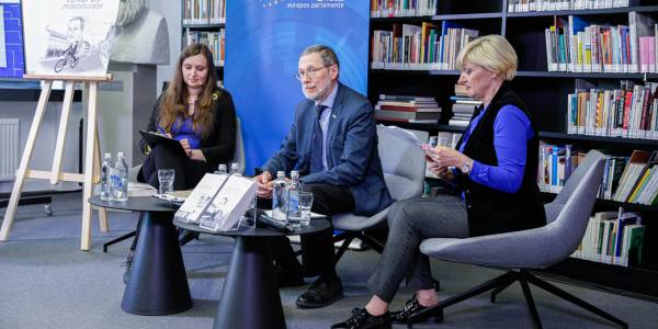 Europarlamentaro L. Mažylio knygos pristatyme – apie nerimą dėl karo Ukrainoje ir kitus Europos politinius iššūkius