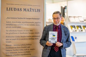 Liudo Mažylio knygos „Vėl karas EUROPOJE“ pristatymas Vilniaus knygų mugėje. Jono Petronio nuotr.